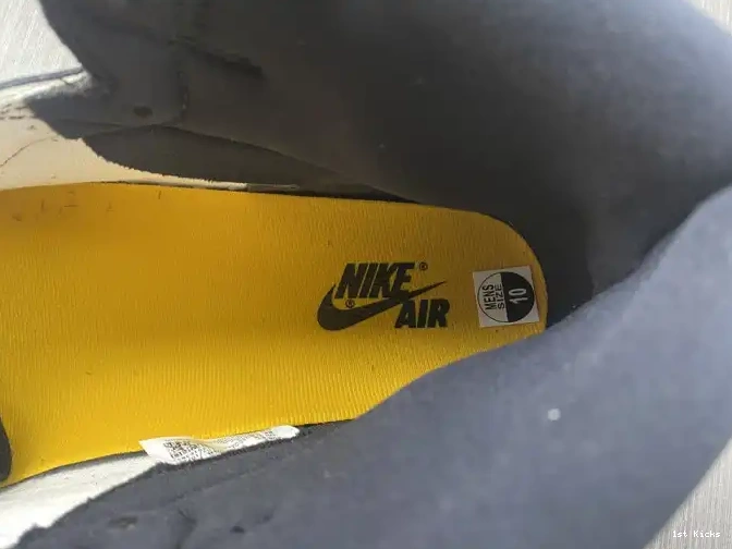 1st Kicks Jordan 555088-711 1 OG Yellow High Air Toe 0526